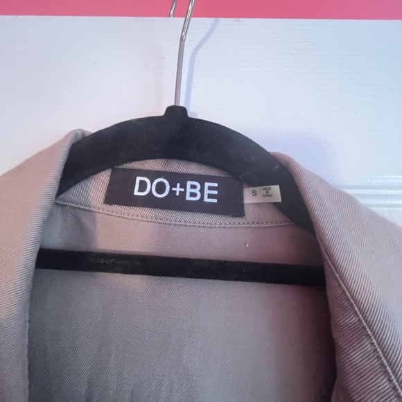 Cute Light brown DO&BE shirt in small with fringe - Picture 11 of 12